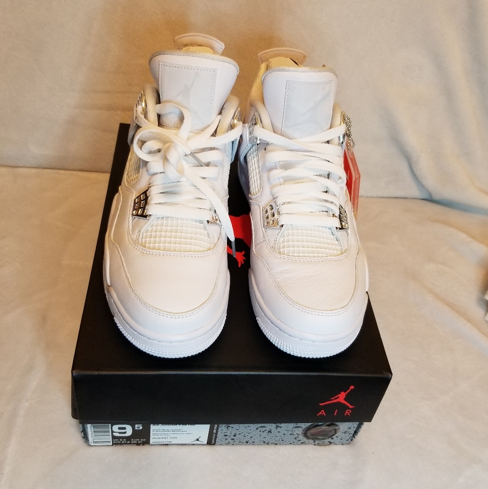 JORDAN RETRO 4